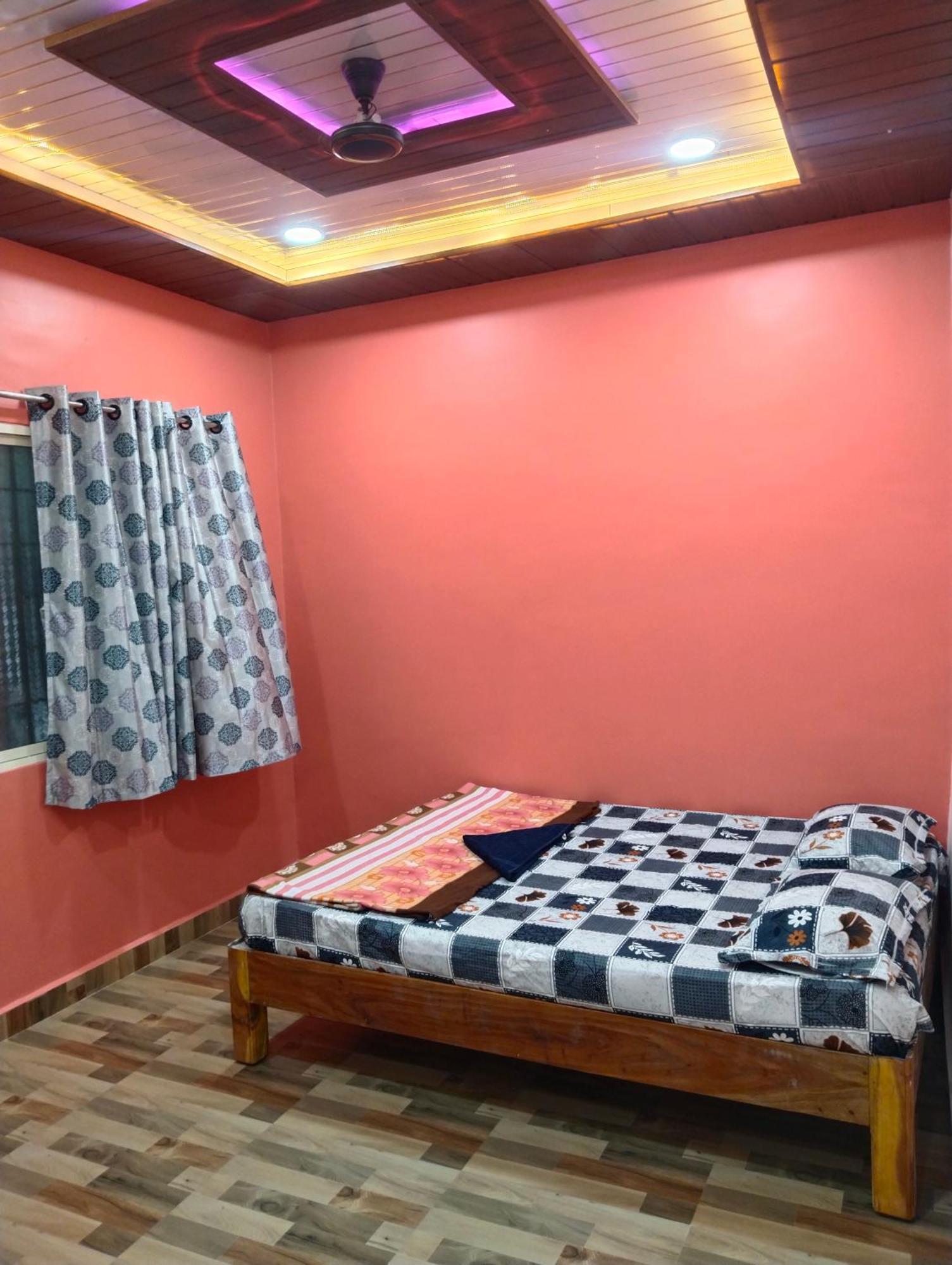 Funky Monkey Home Stay Хампи Экстерьер фото