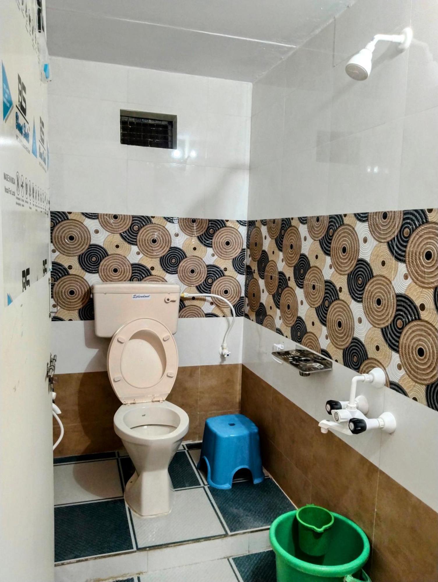 Funky Monkey Home Stay Хампи Экстерьер фото